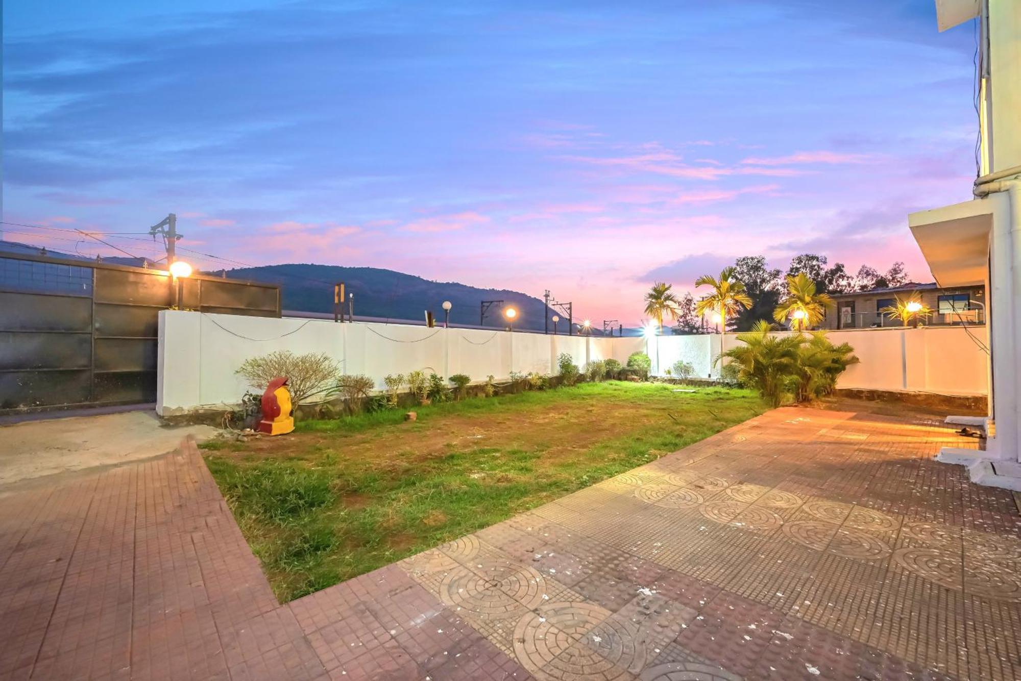 Empyrean Stay II 6Bhk Big Daddy Villa Ll Ac II Pvt Pool II Terrace View II Lux Lonavala Dış mekan fotoğraf